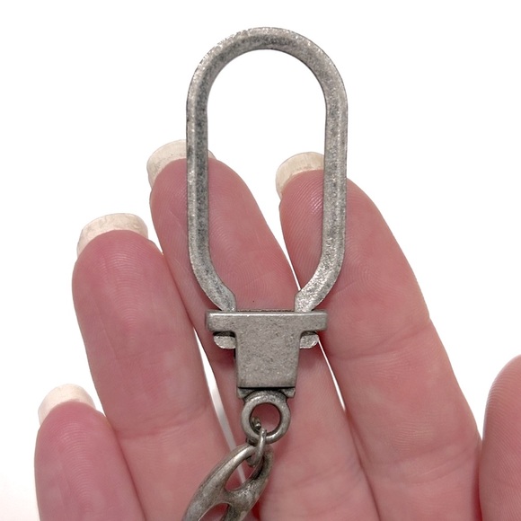 Vintage Harlequin Clown Masques Masks Shaped Metal Keychain Silver Tone Theatre - Picture 8 of 8